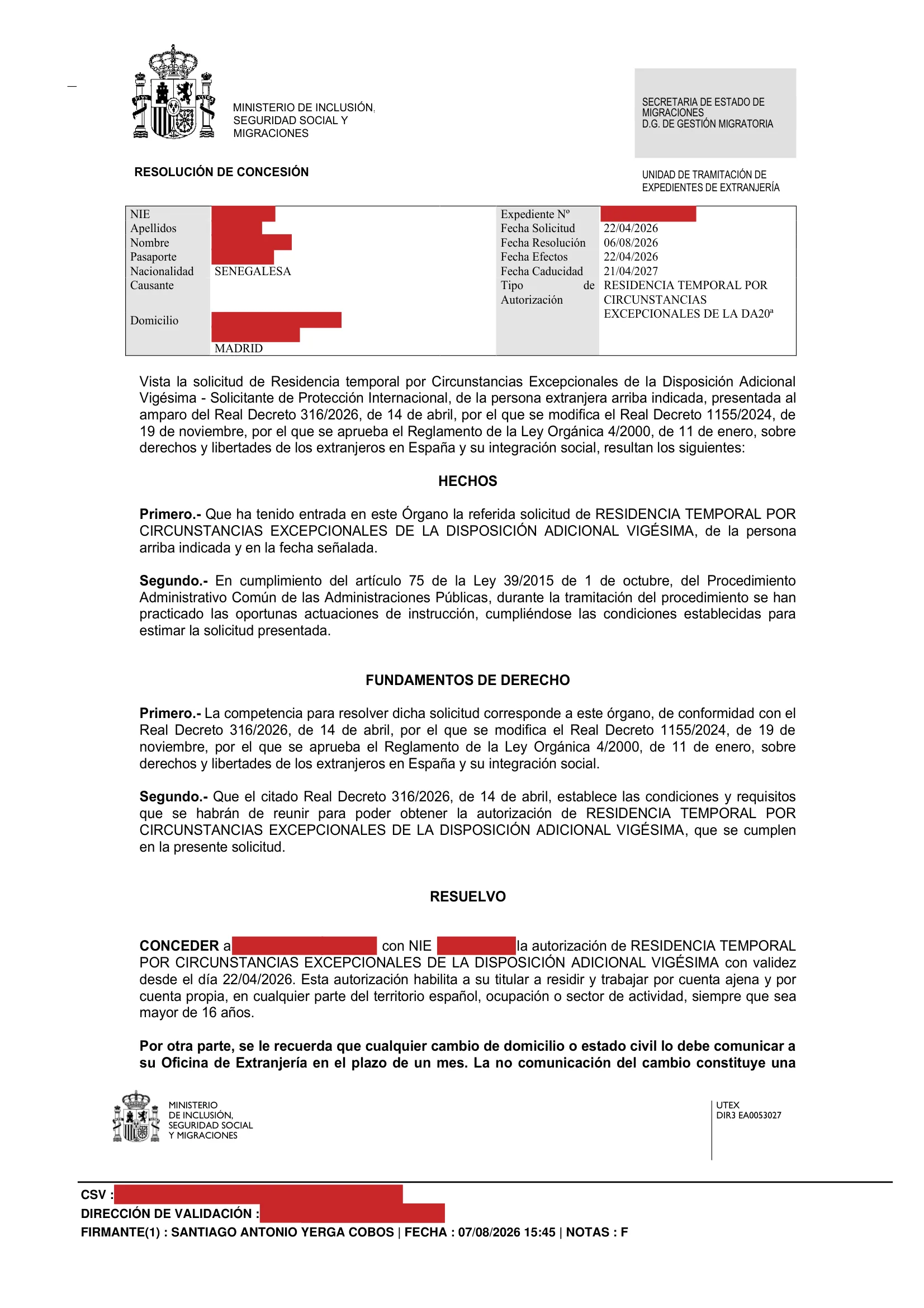 Primera página de la resolución, con los datos personales tapados — 1