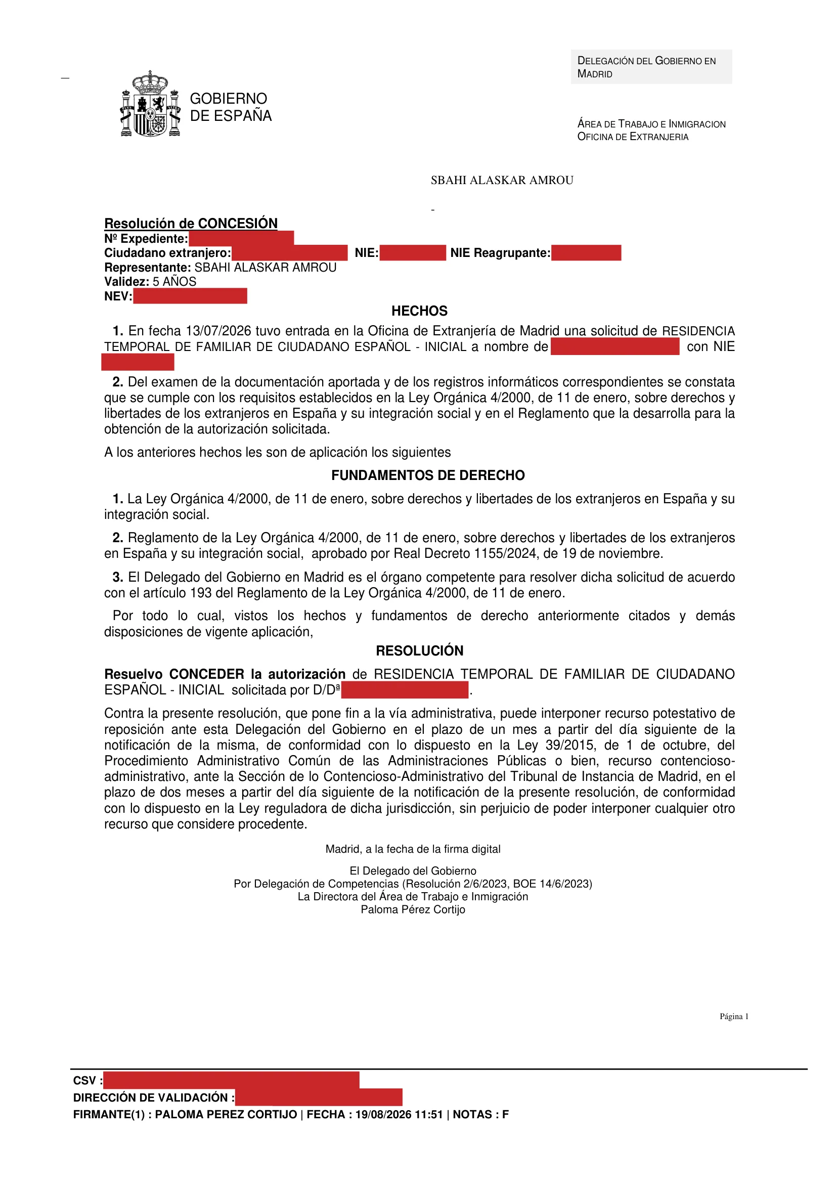 Primera página de la resolución, con los datos personales tapados — 1