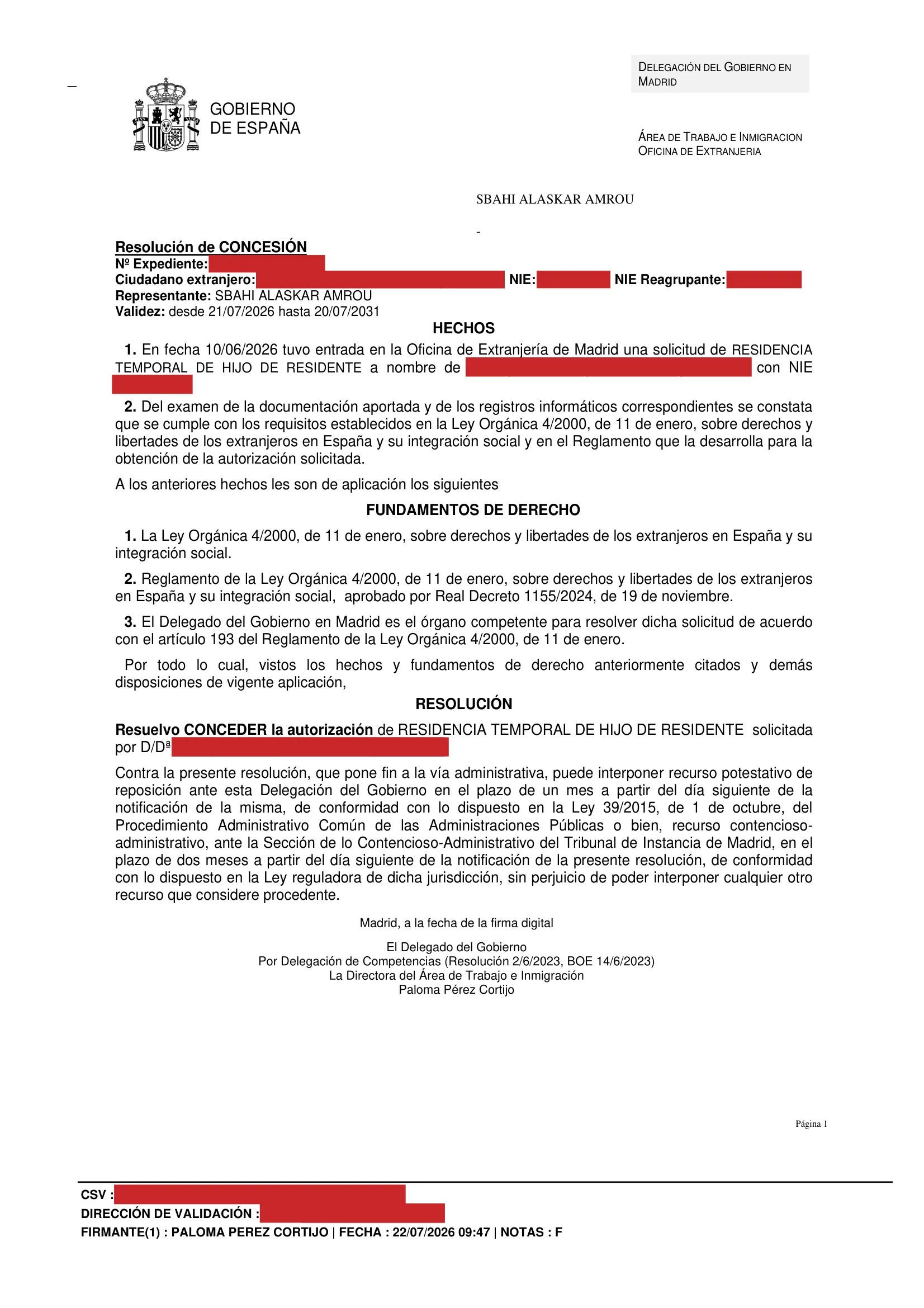 Primera página de la resolución, con los datos personales tapados — 1