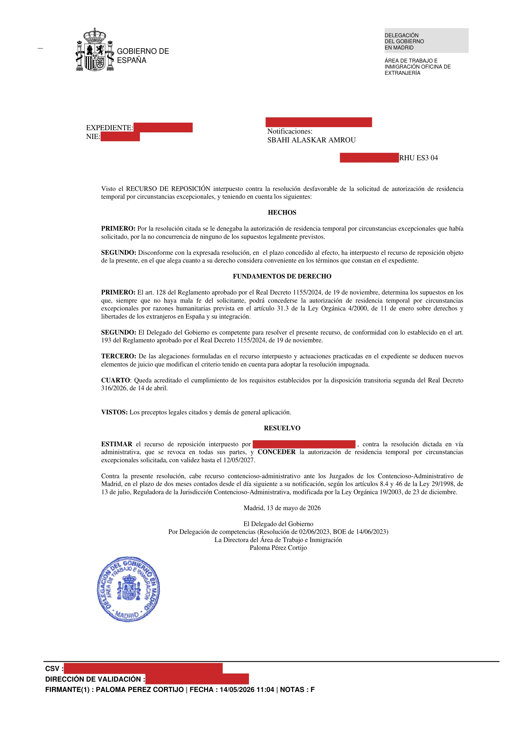 Primera página de la resolución, con los datos personales tapados — 1
